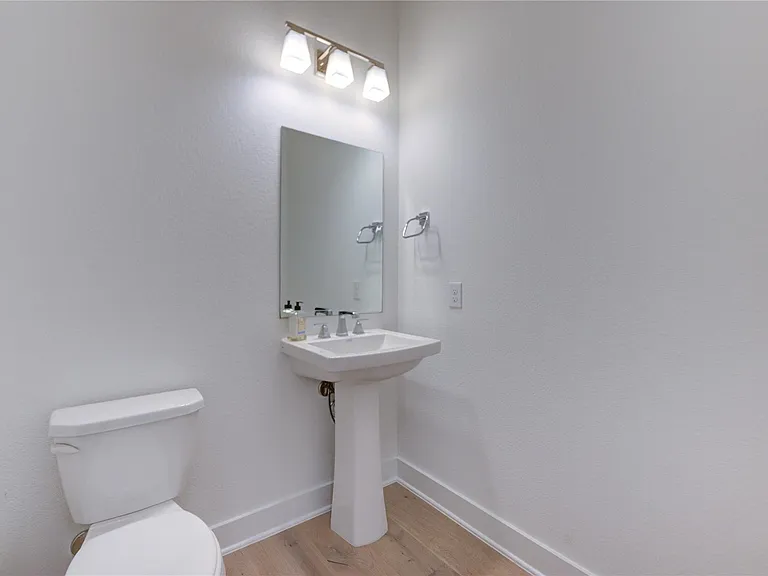 10318 Fountain Shore Dr — Photo 22