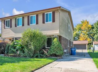 27065 Dowland St, Warren, MI 48092