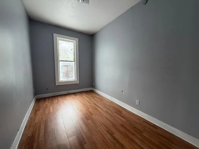 510-518 N College St — Photo 16