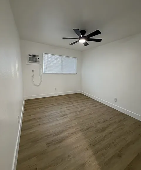 550 Las Palmas Ave — Photo 21