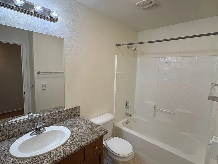 2111 Bella Oaks Dr — Photo 9
