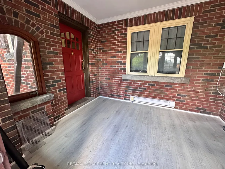62 Plains Rd E — Photo 2