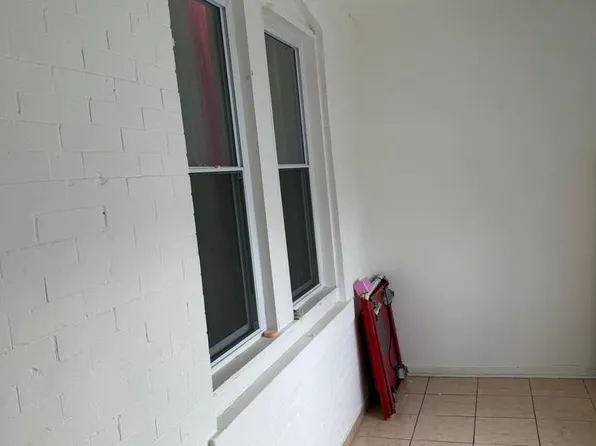 1056 Everett St, Camden, NJ 08104
