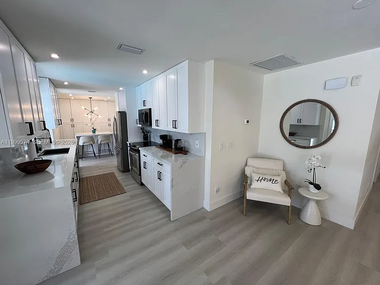 503 Jackson Ave — Photo 17