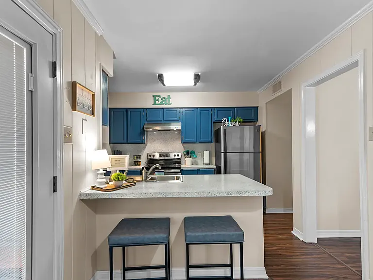 10307 Loma Vista Dr — Photo 4