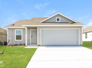 2752 Center Creek Ln, Fort Worth, TX 76108