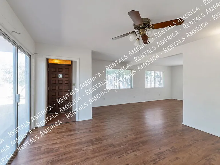 947 N Alvernon Way #11 — Photo 5