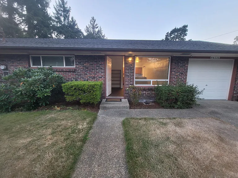 9613 N Lake Dr SW #C — Photo 14