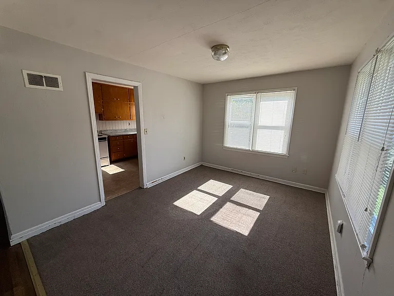 2 bed, 1.0 bath, $825 — Photo 3