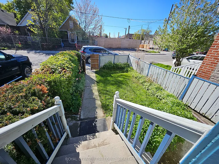 14 Hollis St — Photo 2