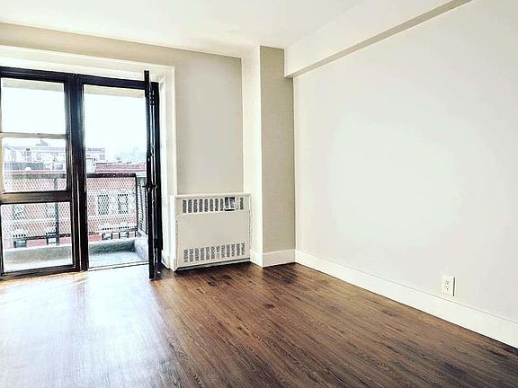 4th image of 260 Audubon Ave #26L