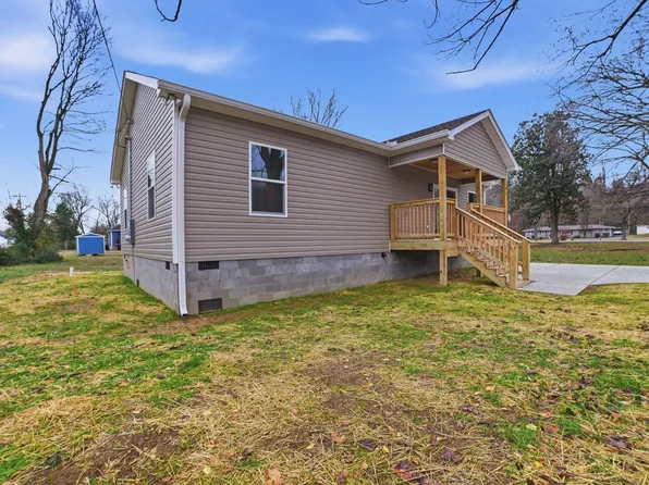 104 Fairground Dr, Waverly, TN 37185