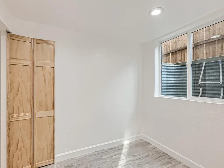 Second bedroom/office