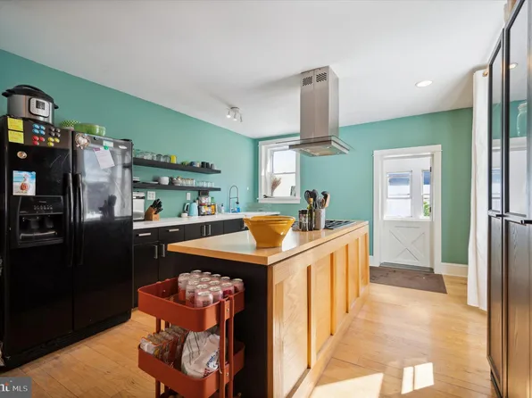 2021 E Firth St, Philadelphia, PA 19125
