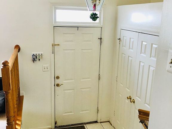 3rd image of 304 Stafford Glen Ct