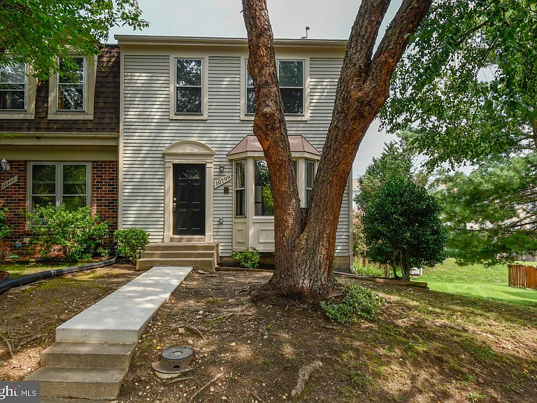 10709 Gideon Ct — Photo 2