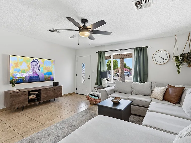 8021 E Oak St — Photo 12