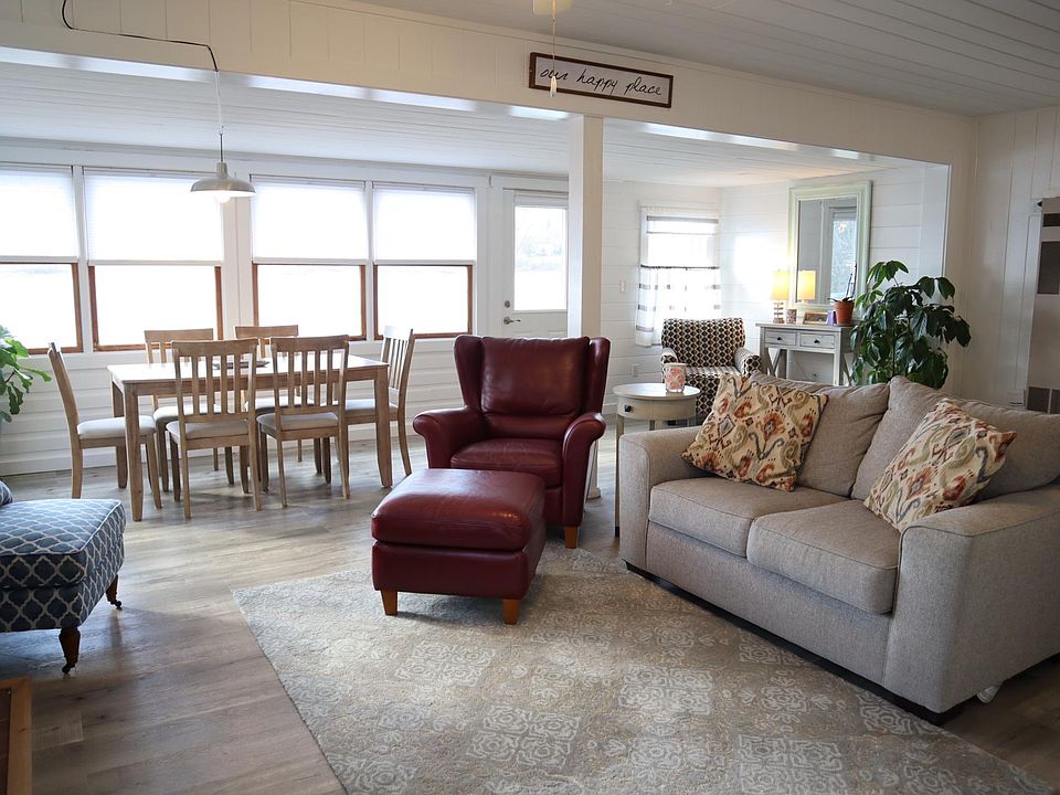 Open concept Living/Dinning/Kitchen