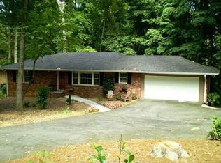 8 Regina Dr, Marietta, GA 30068