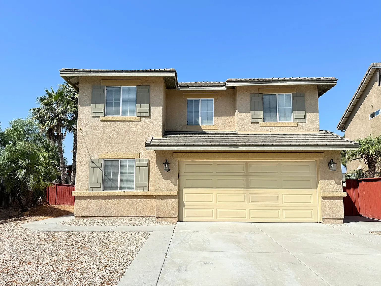 5 bed, 2333 sqft, $4,500 — Photo 2