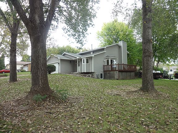 This yard is wonderful! Spacious with great tree coverage! N