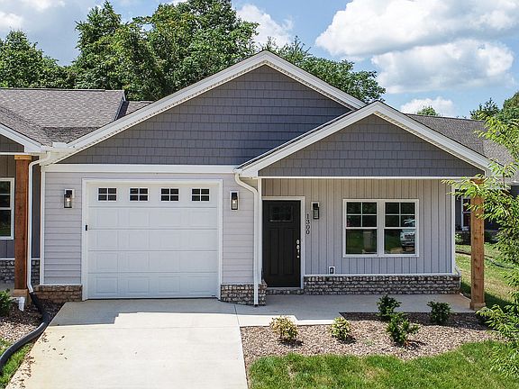 2nd image of 1308 Emerald Crest Ct