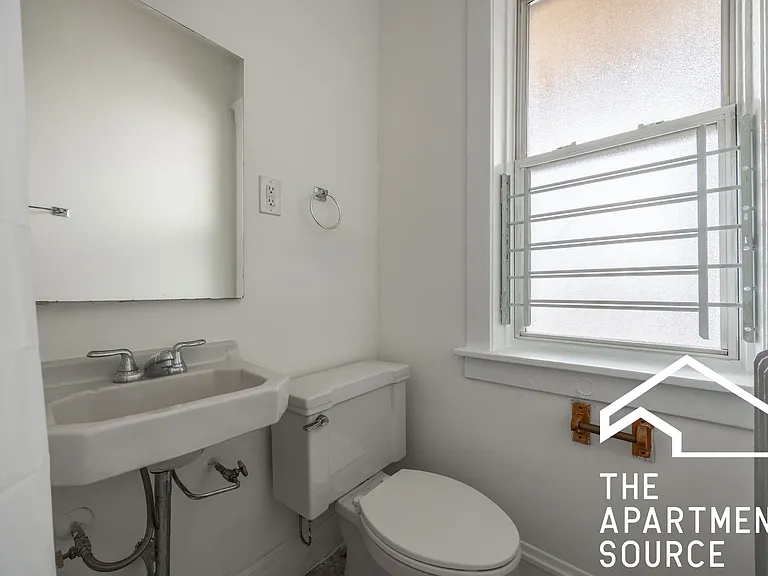 2627 N Spaulding Ave #2E — Photo 9