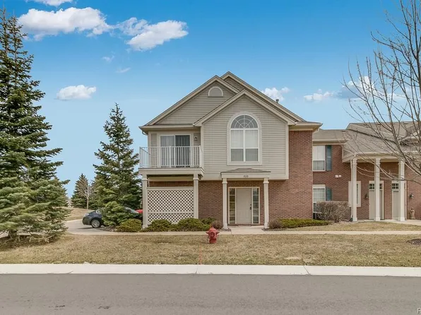 10210 Chesapeake Cir #1, Commerce Township, MI 48390