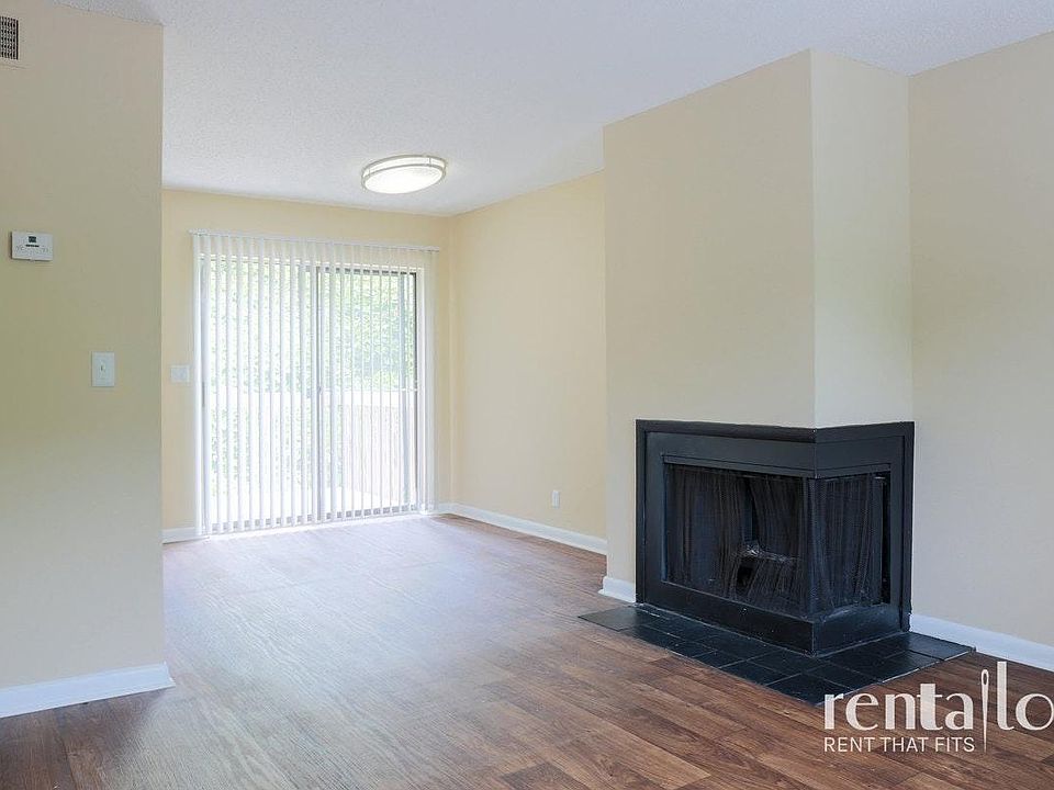 1st image of 221 Lowwood Dr