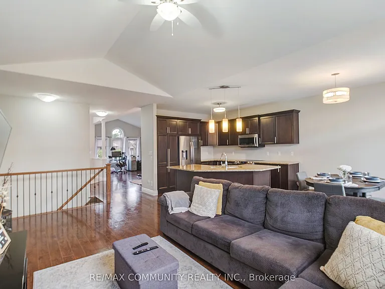 11 Stonecrest Blvd — Photo 9