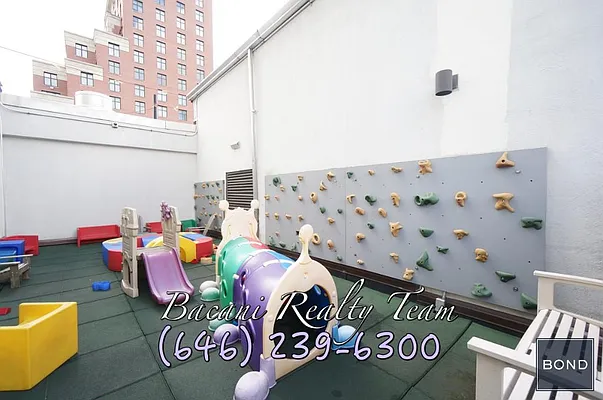 Rented by Bond New York | media 23