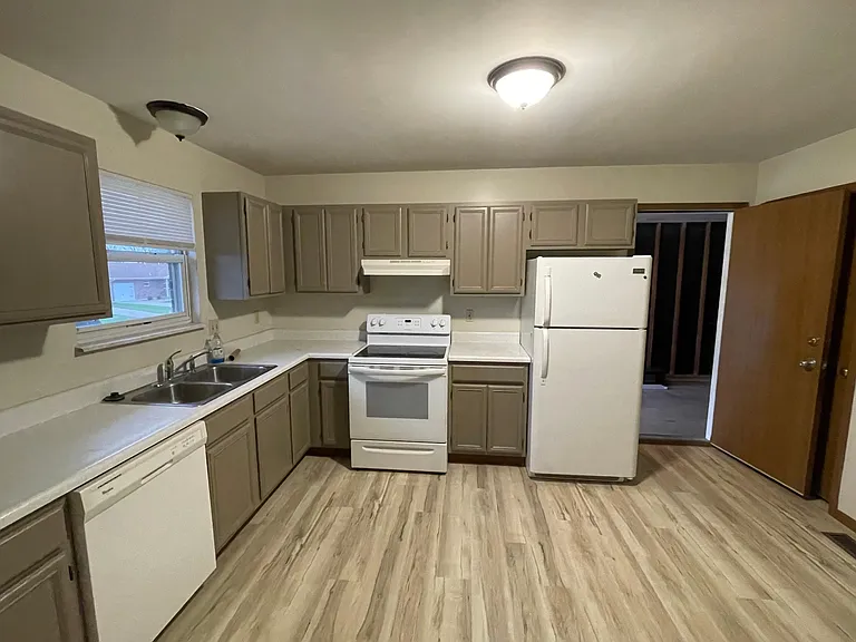608 Linda Ln #B — Photo 4