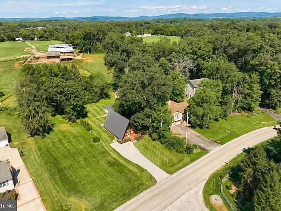 4th image of 231 Lake Meade Dr