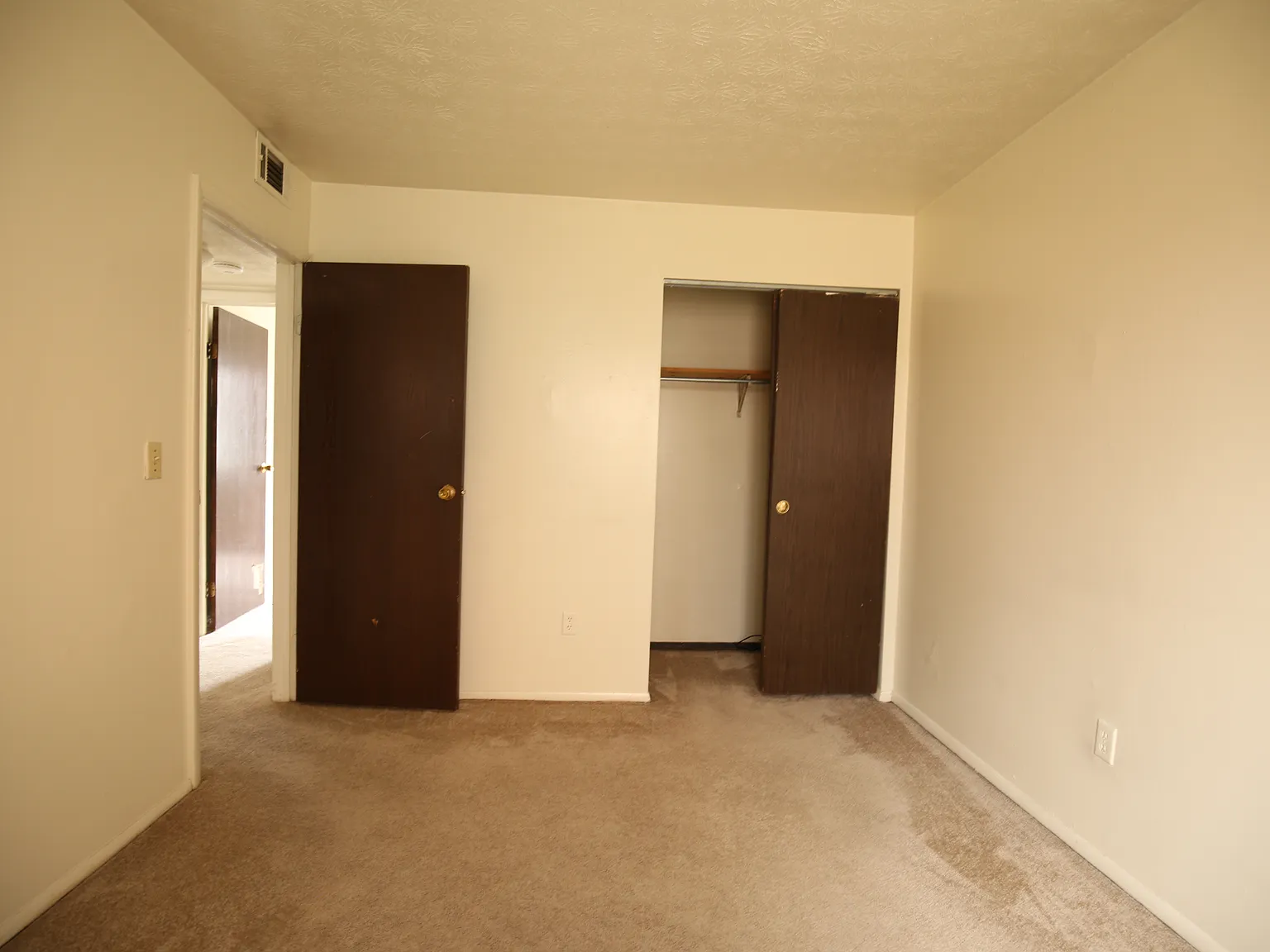 2 bed, 600 sqft, $900 — Photo 4