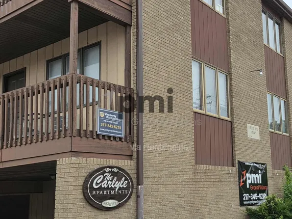 955 4th St #6, Charleston, IL 61920