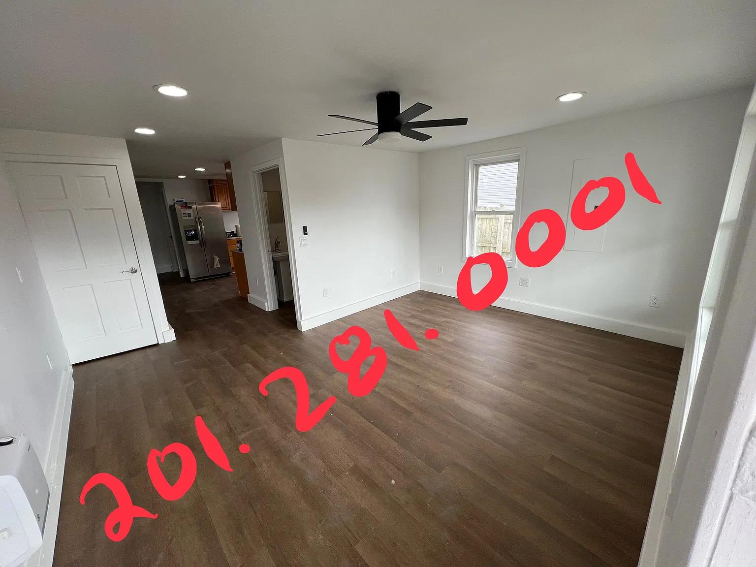 207 W Sherman St — Photo 2