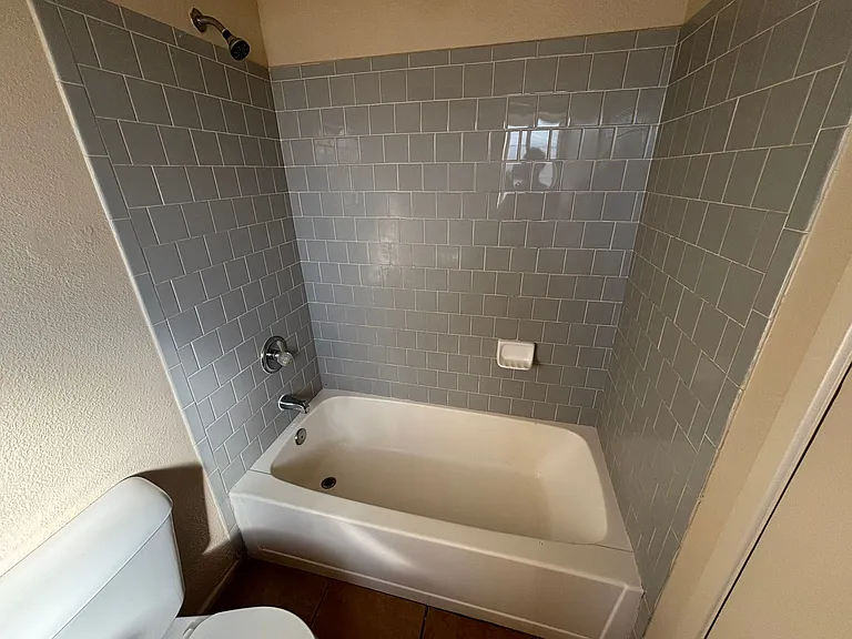4748 W 17th Pl — Photo 16