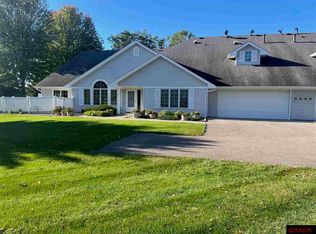 1211 Pine Pointe Curv, Saint Peter, MN 56082