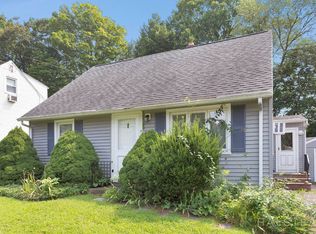 74 Old Barn Rd S, Stamford, CT 06905