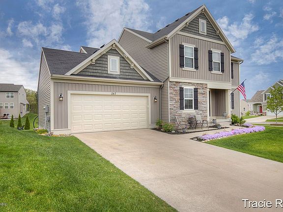 3rd image of 587 Park Place Dr NE