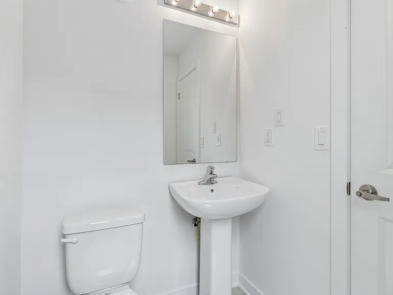 15100 Yonge St #206 — Photo 13