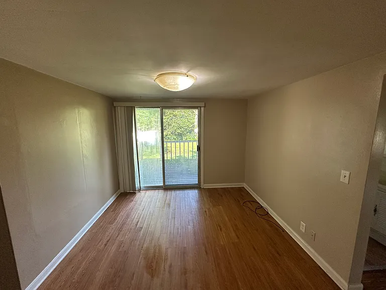 1361 Elmwood Ave SW — Photo 5