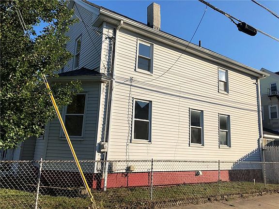 3rd image of 92 Salina St