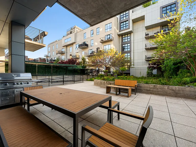 868 Lorimer St #2B — Photo 11