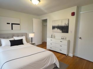 17 Park Ave APT 10, Foxboro, MA 02035