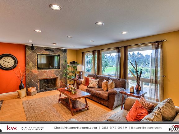 4th image of 3747 Tahoma Pl W