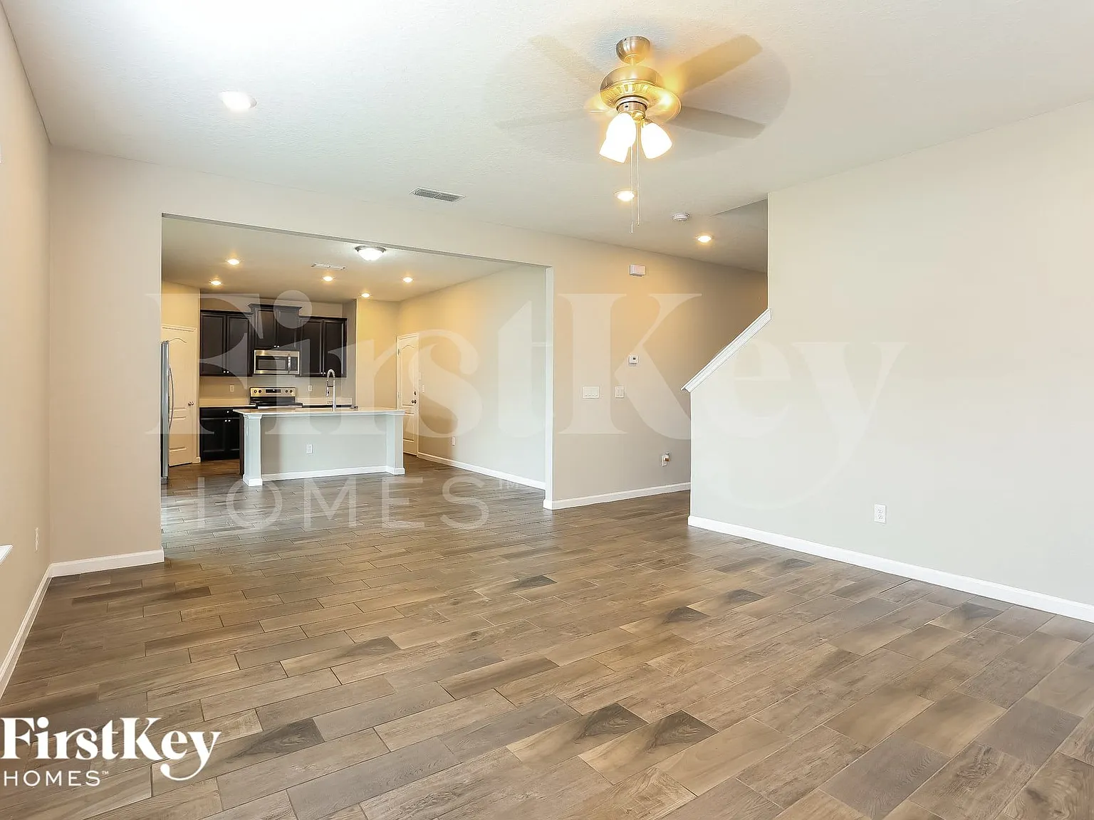 4 bed, 3.0 bath, 2424 sqft, $2,430 — Photo 4