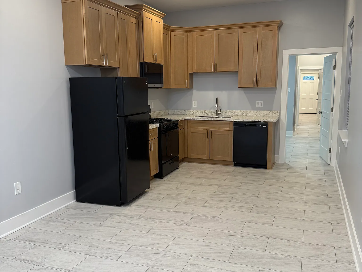 2 bed, 800 sqft, $1,795 — Photo 2