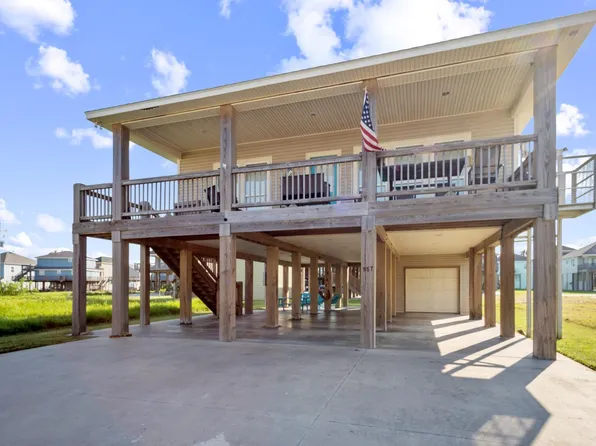957 Fisherman Dr S, Crystal Beach, TX 77650