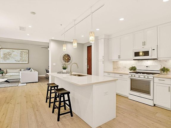 5th image of 3301 Arapahoe Ave #217